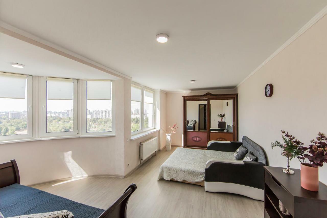 Super View, Luxury Apartment Near Chernihiv Metro. Κίεβο Εξωτερικό φωτογραφία